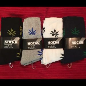 BRAND NEW 3 PAIR PACK FLOWER SOCKS WITH TAGS